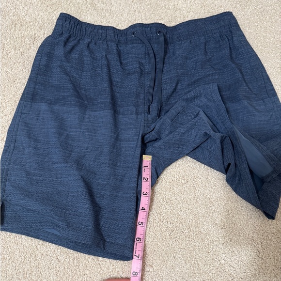 Travis Mathew Men's Blue Shorts 7” - Picture 2 of 6